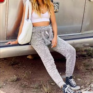 AERIE SNOWDAY JOGGER// NWOT 🏃‍♀️